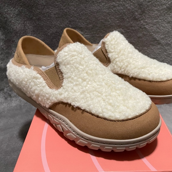 EASY SPIRIT WOMEN'S 8 M SHERPA SLIPPERS - Picture 3 of 7